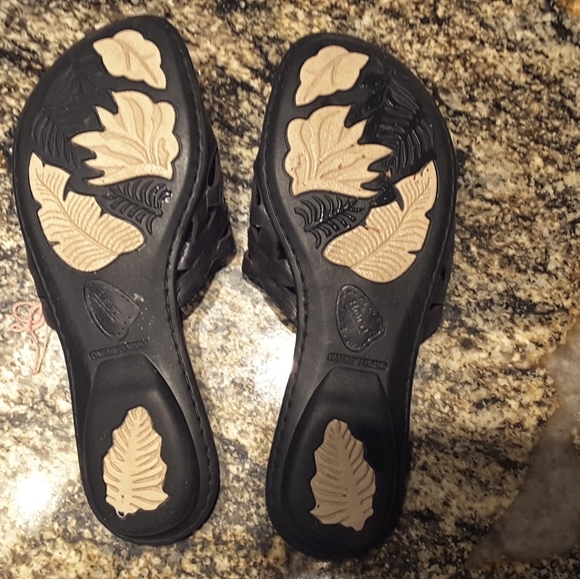 Sandals - Picture 4 of 8